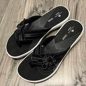 New Clarks flip flops, size 7